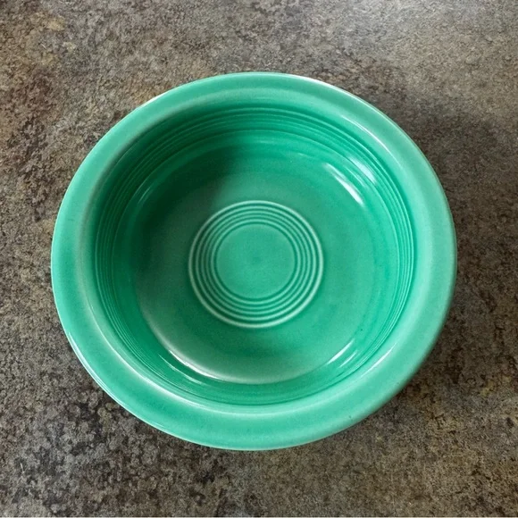 One Med Green FiestaWare rimmed Bowl Rare color Measures 5 1/2” x 1 1/2” HLC Co - Picture 1 of 7